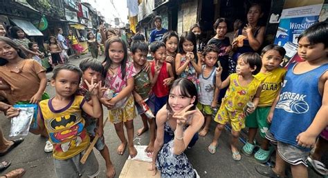 Famous Japanese 'AV actress' Eimi Fukada shares kindness .
